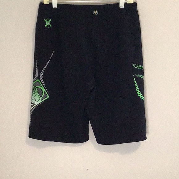 Men’s 30 Body Glove Vapor Skin Black Board Shorts - Picture 2 of 6